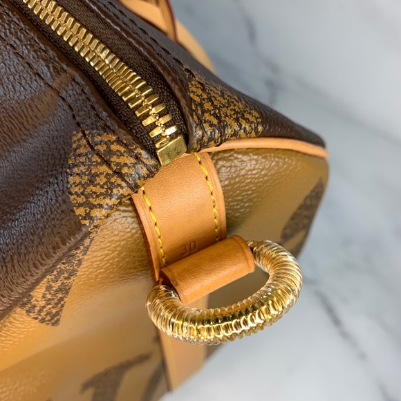 ❌SOLD❌ Louis Vuitton Giant Reverse Monogram Speedy Bandouliere 30 crossbody bag - Picture 9 of 11